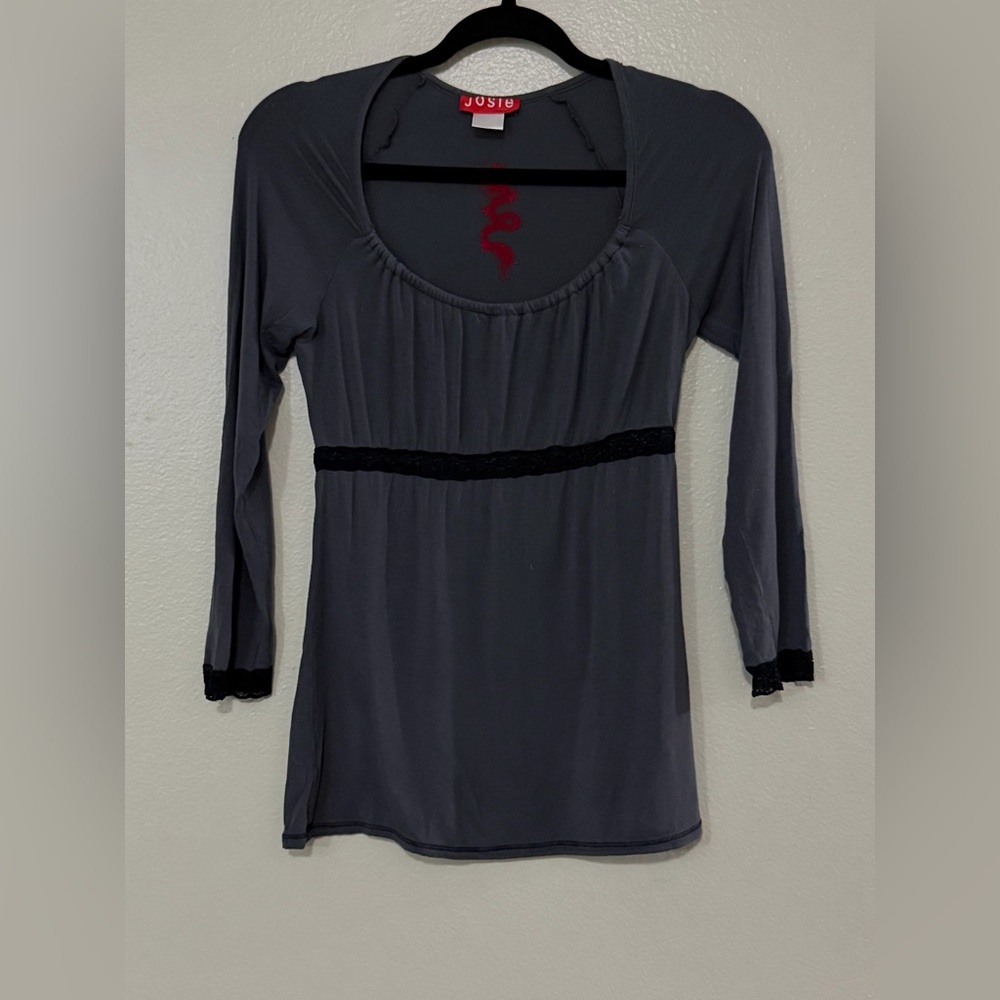 Y2K Josie Natori Gray Long Sleeve Top Empire Waist Black Lace Trim Top